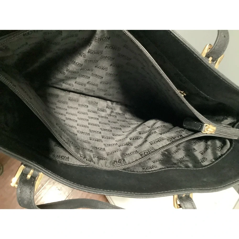 Michael Kors excellent shape